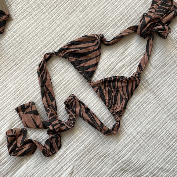 Stone Fox Swim Isobel Top in Vintage Palm - Picture 2 of 4